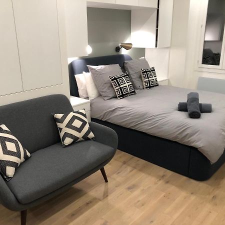 Studio Design Proche Champs-Elysees Paris Exterior foto